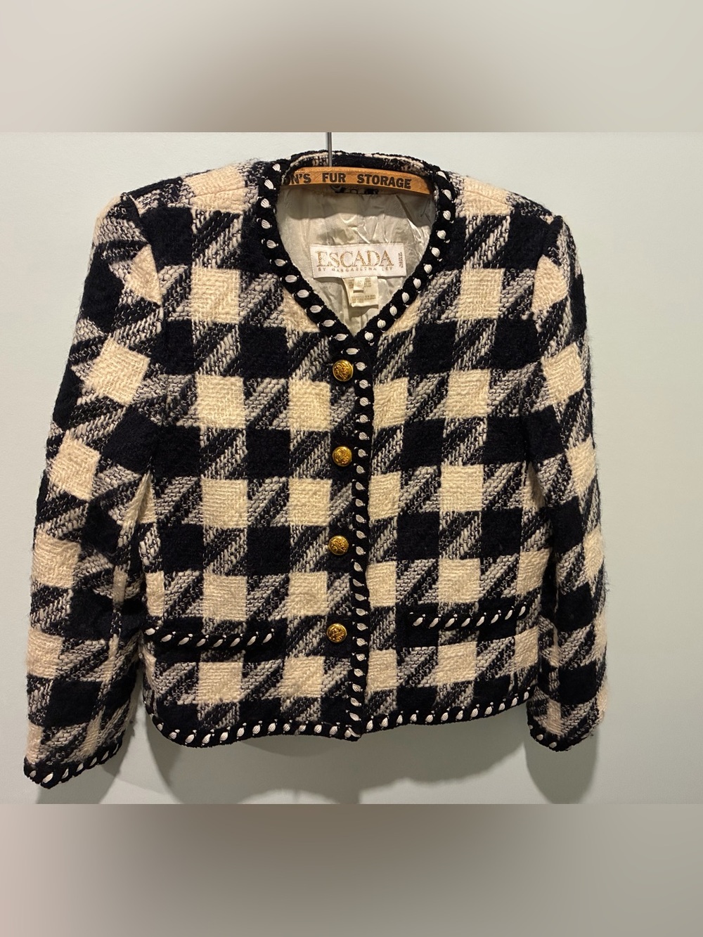 Escada Wool Black and Cream Tweed Houndstooth Blazer with Gold Buttons Sz 40